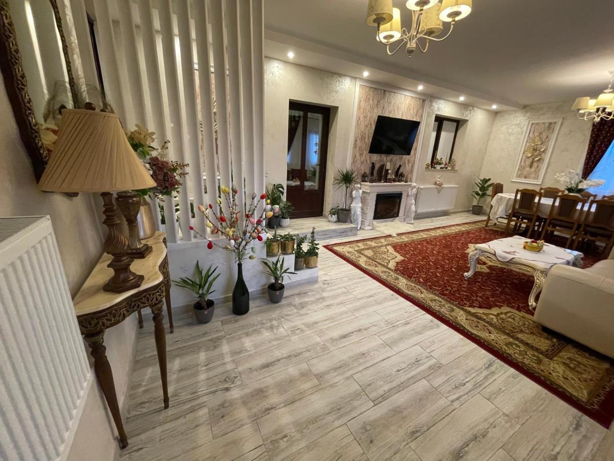 בית הארחה ואמה 	Casa Cu Pitici מראה חיצוני תמונה